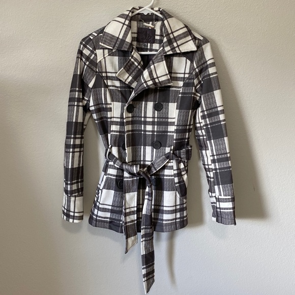 J2 Jackets & Blazers - Adorable Spring Jacket 🌸